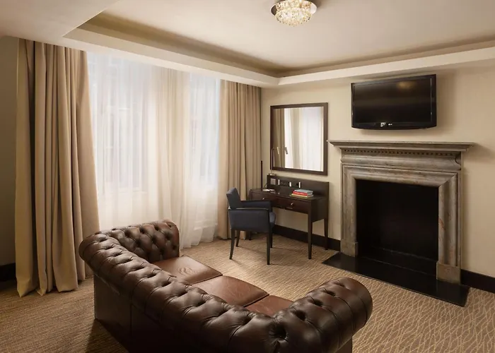 Montcalm Brewery TownhouseAirport Hotel